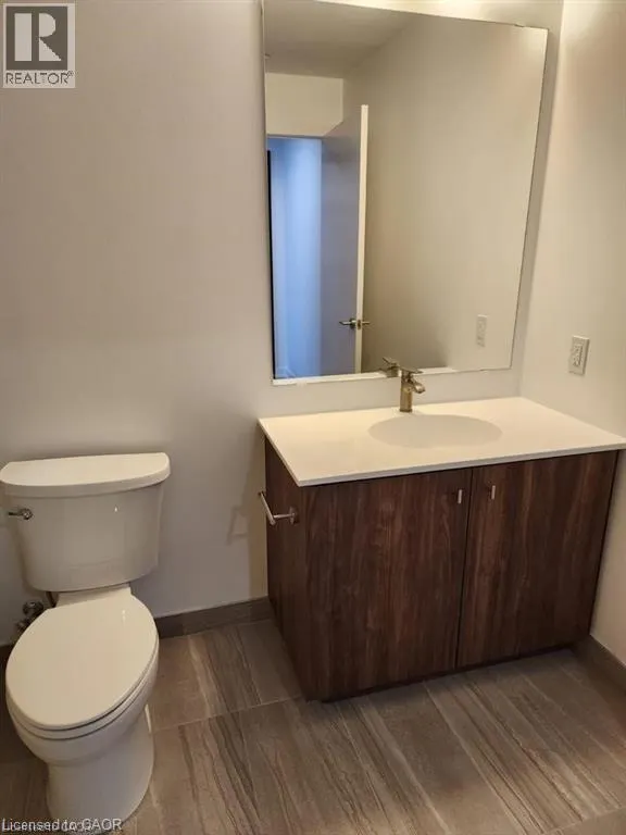 641 KING ST WEST Street W Unit# 614, #614