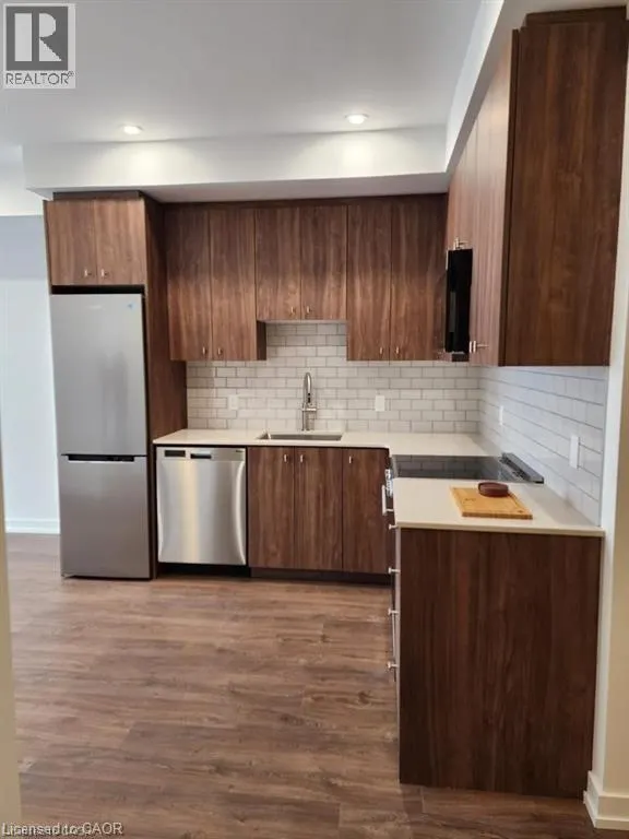 641 KING ST WEST Street W Unit# 614, #614