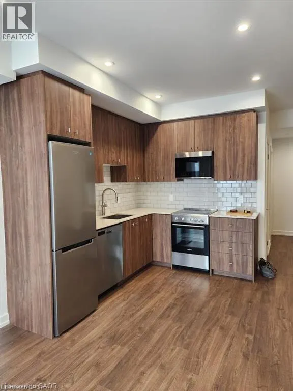 641 KING ST WEST Street W Unit# 614, #614