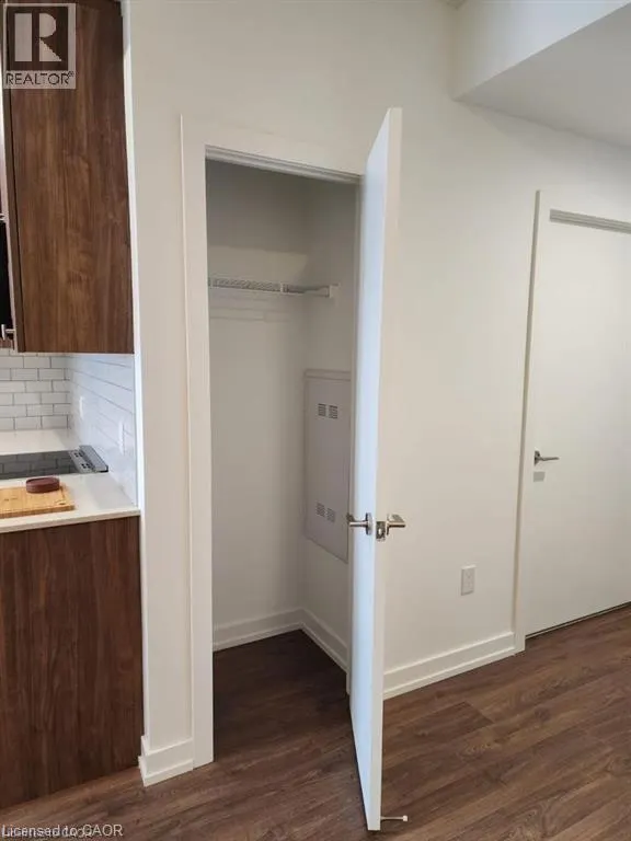 641 KING ST WEST Street W Unit# 614, #614