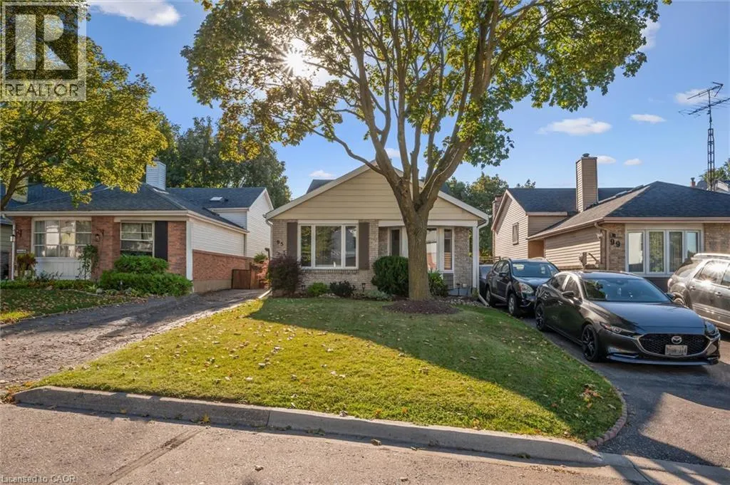 95 MACATEE Place