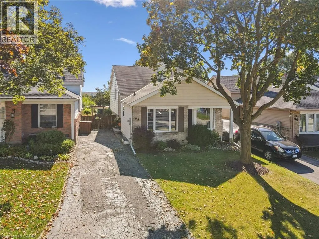 95 MACATEE Place