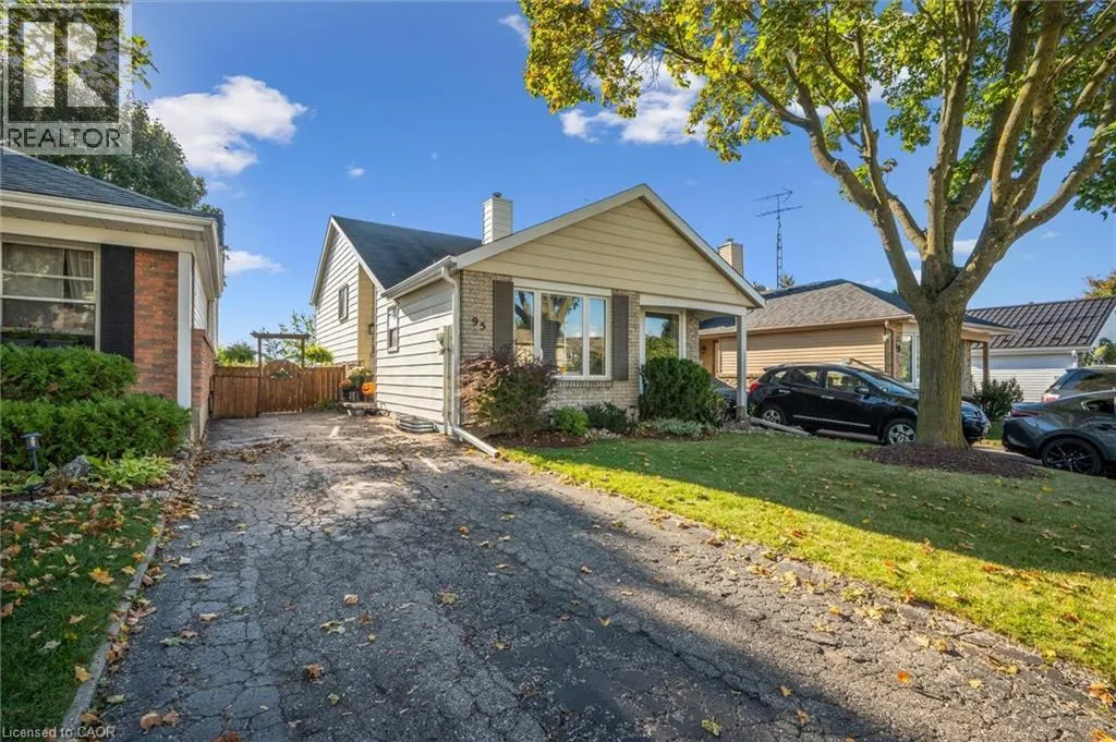 95 MACATEE Place