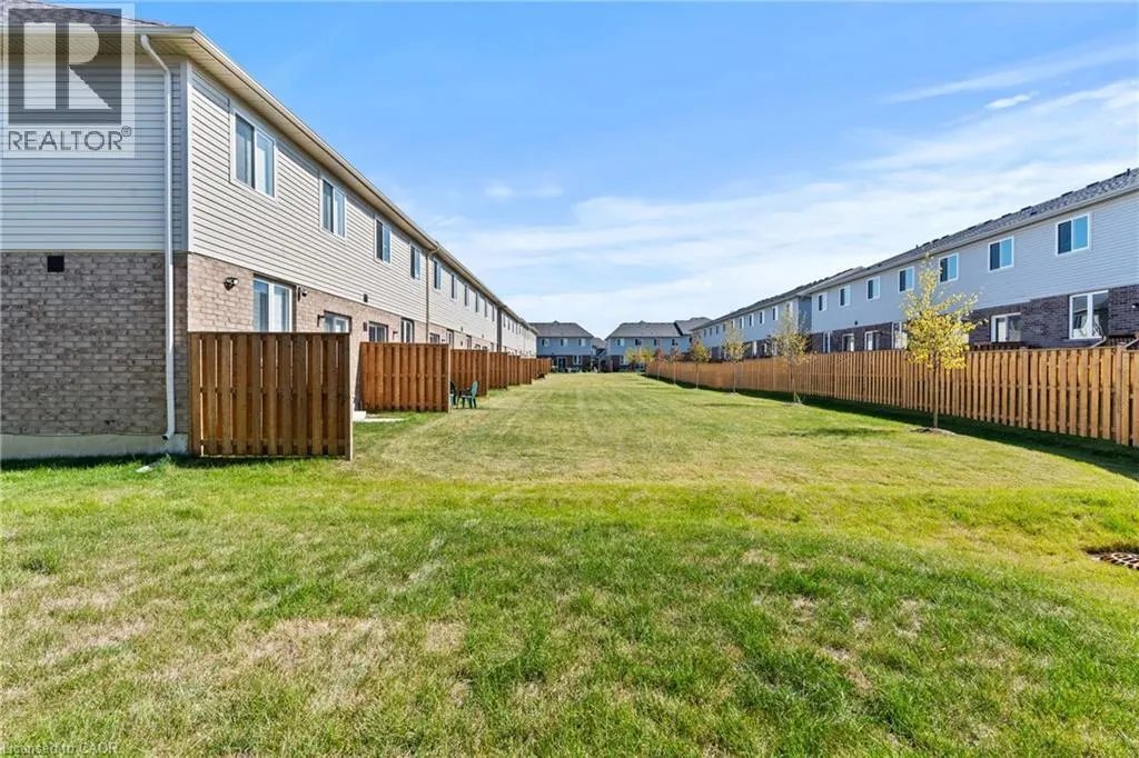 8 LINDEN PARK Lane