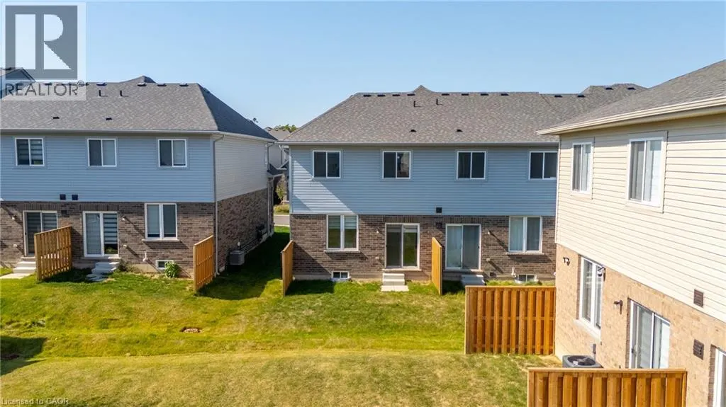 8 LINDEN PARK Lane