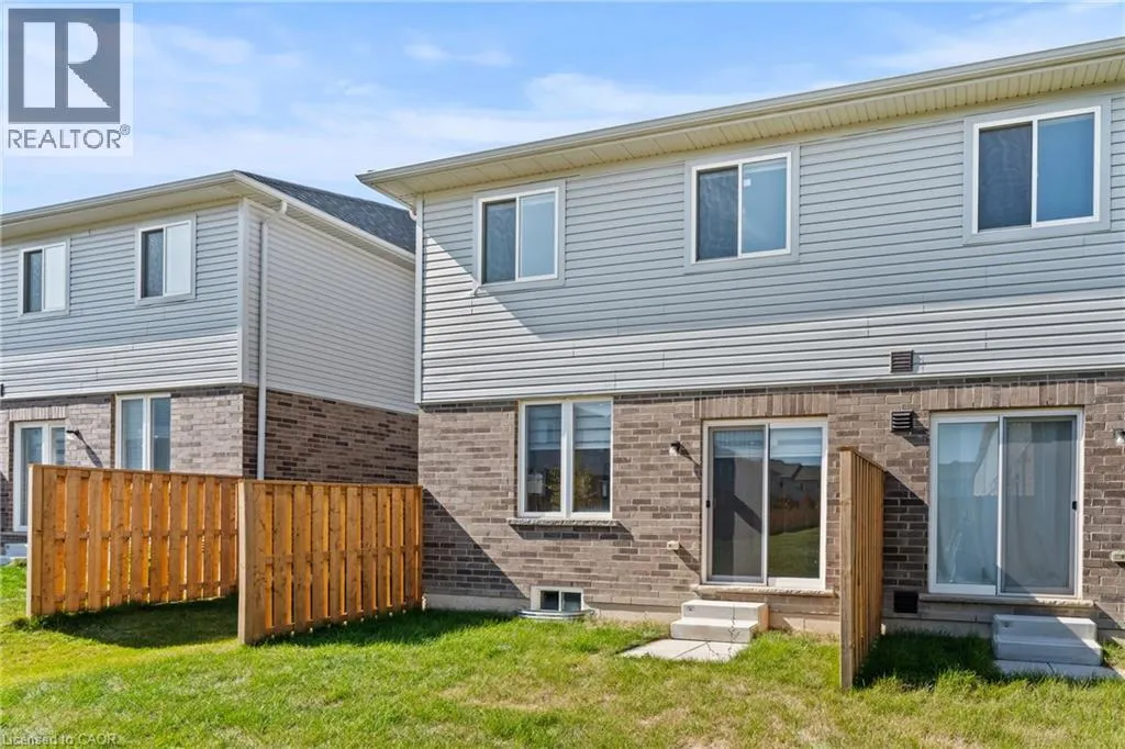 8 LINDEN PARK Lane