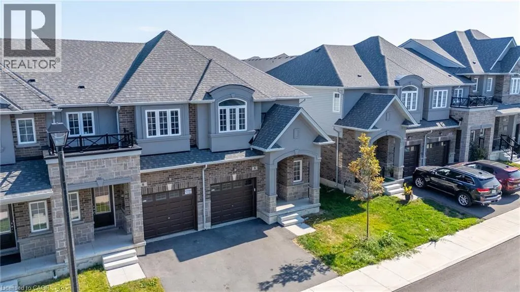8 LINDEN PARK Lane