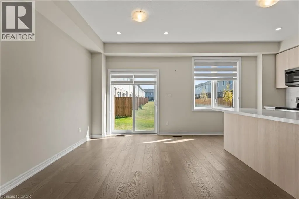 8 LINDEN PARK Lane