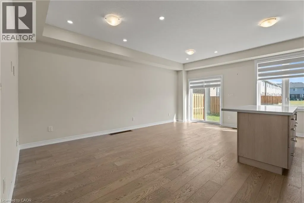 8 LINDEN PARK Lane