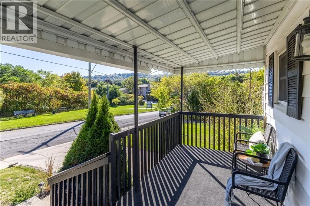 152 STROUD Road