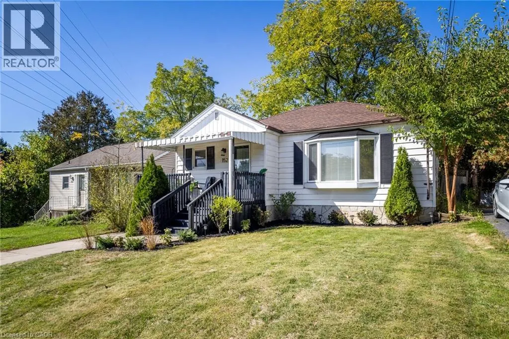 152 STROUD Road