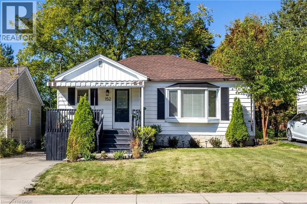 152 STROUD Road