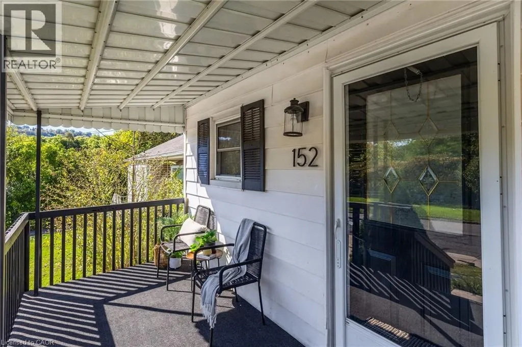 152 STROUD Road