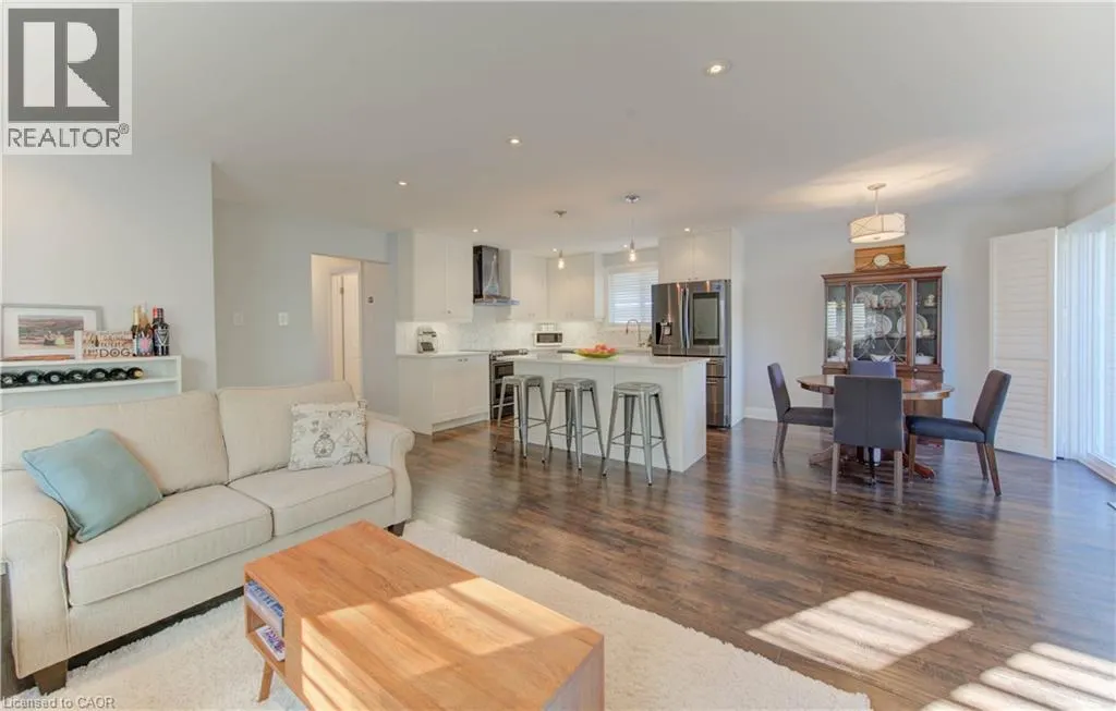 292 PARKMOUNT Drive