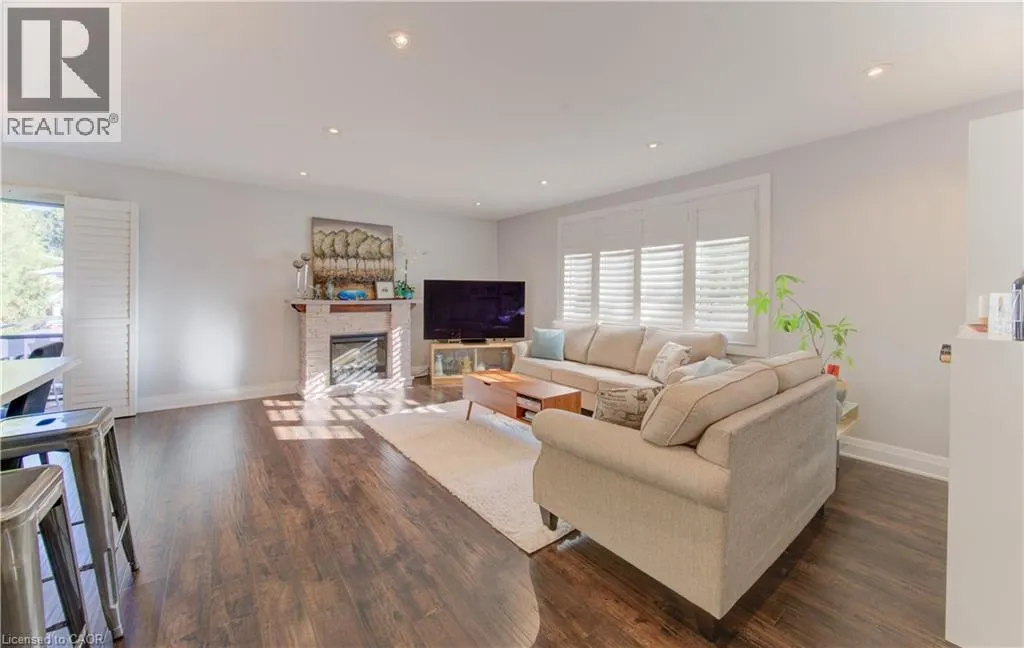 292 PARKMOUNT Drive