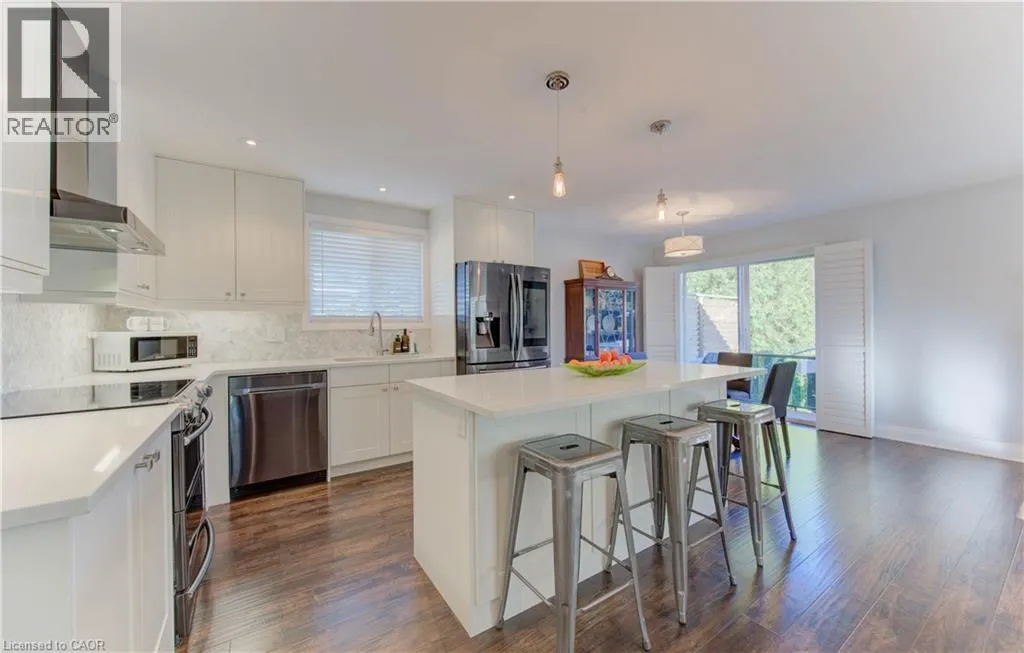 292 PARKMOUNT Drive