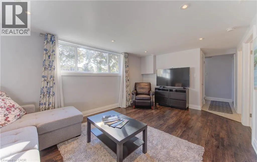 292 PARKMOUNT Drive