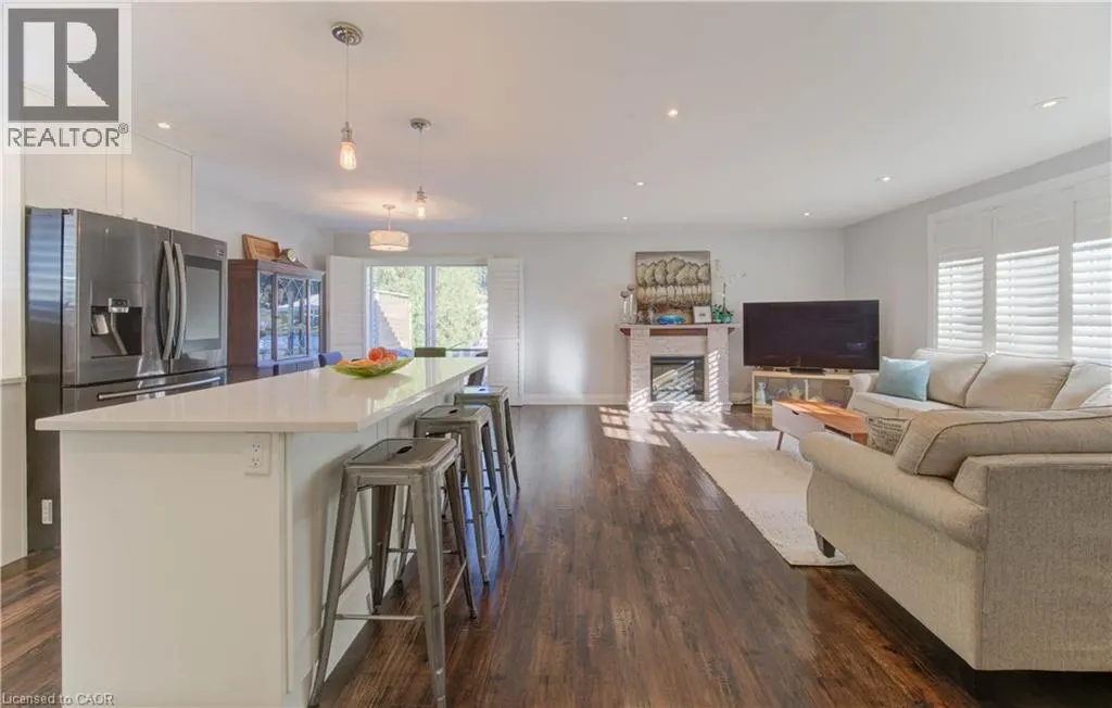 292 PARKMOUNT Drive