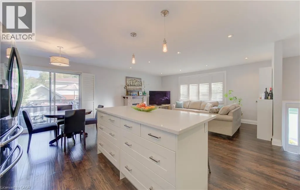 292 PARKMOUNT Drive