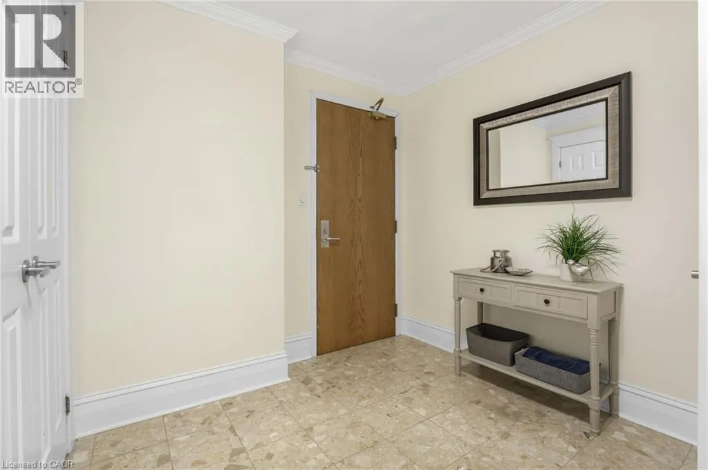 67 CAROLINE Street S Unit# 102, #102