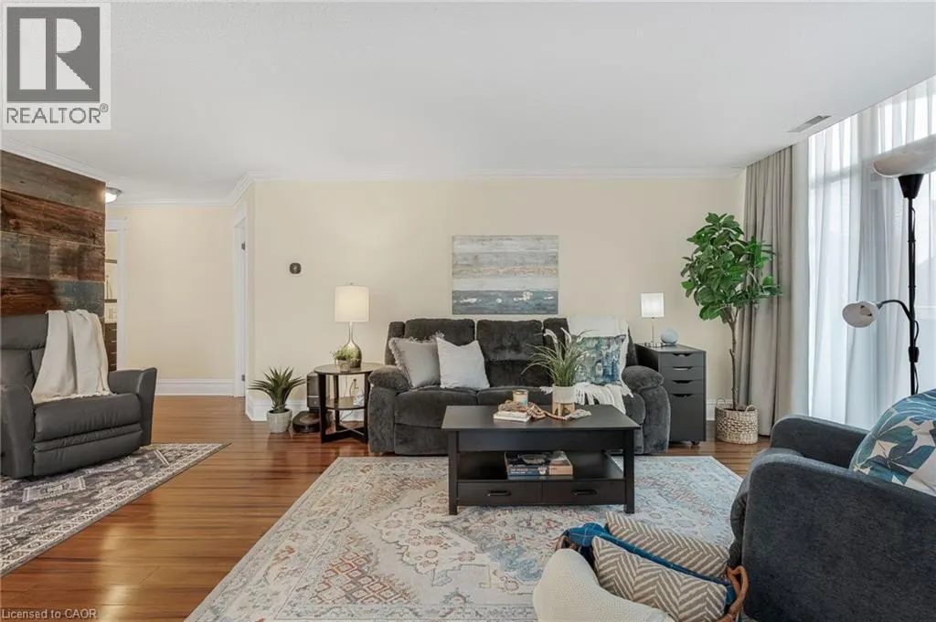 67 CAROLINE Street S Unit# 102, #102
