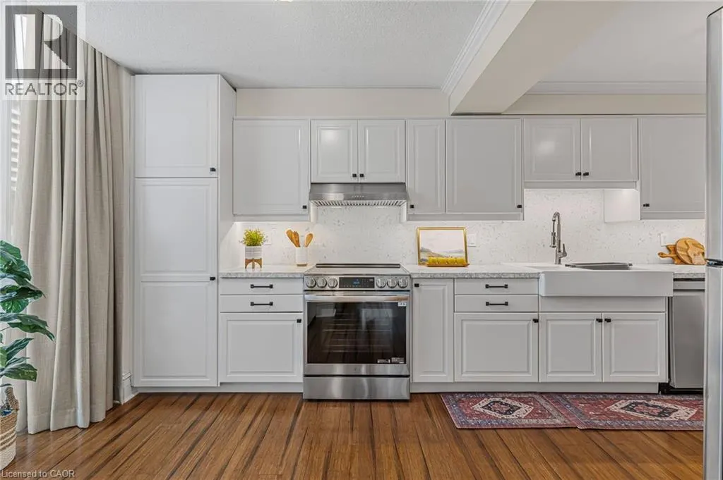 67 CAROLINE Street S Unit# 102, #102