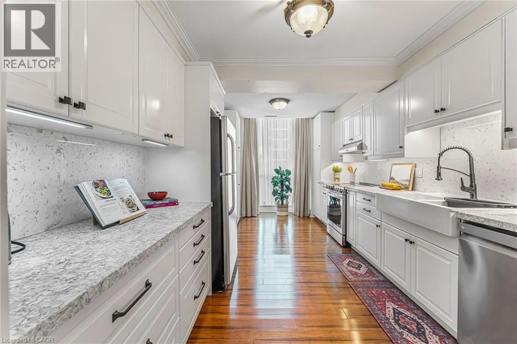 67 CAROLINE Street S Unit# 102, #102