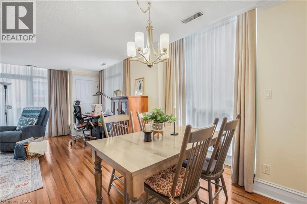 67 CAROLINE Street S Unit# 102, #102