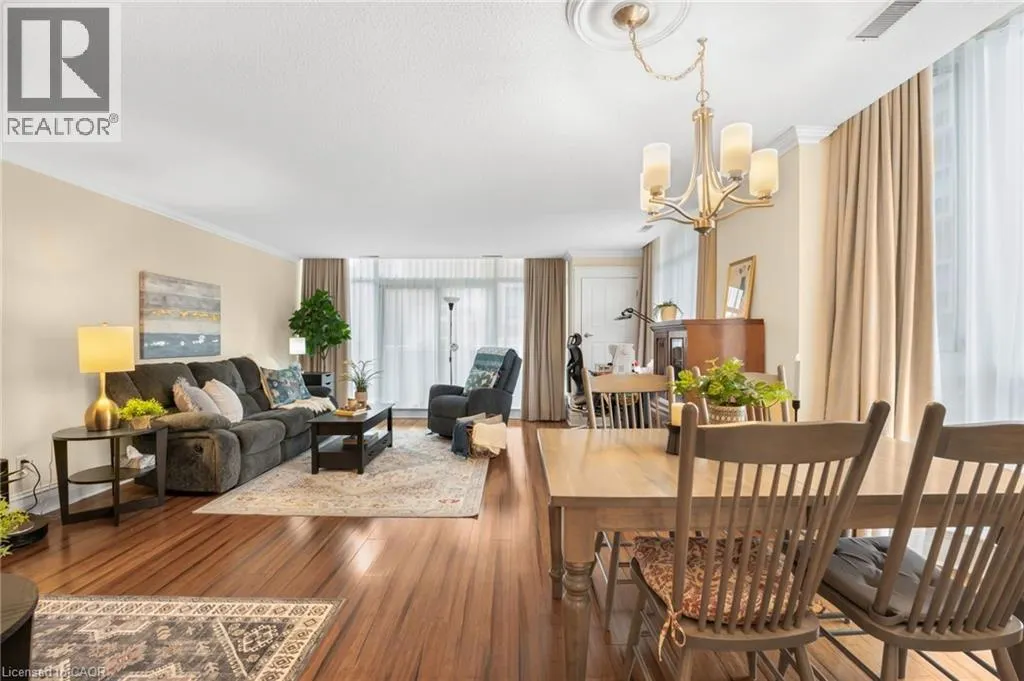 67 CAROLINE Street S Unit# 102, #102