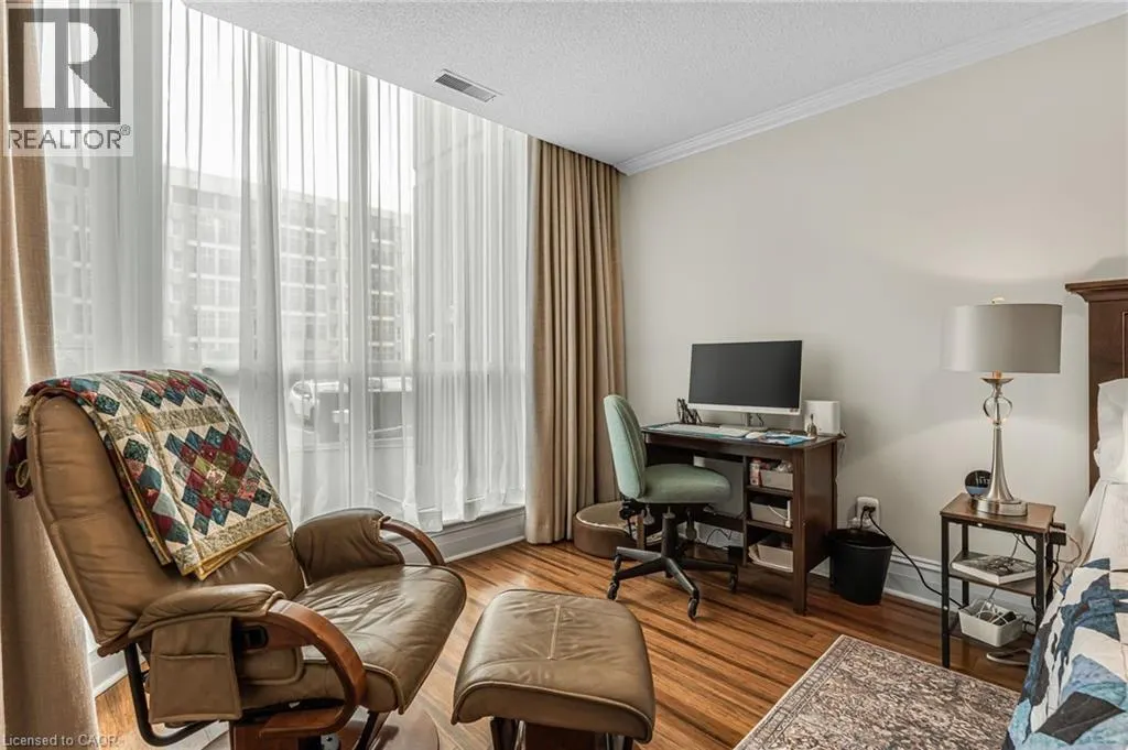 67 CAROLINE Street S Unit# 102, #102