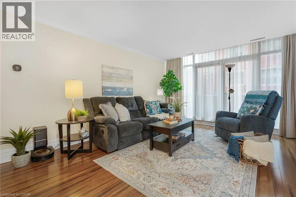 67 CAROLINE Street S Unit# 102, #102