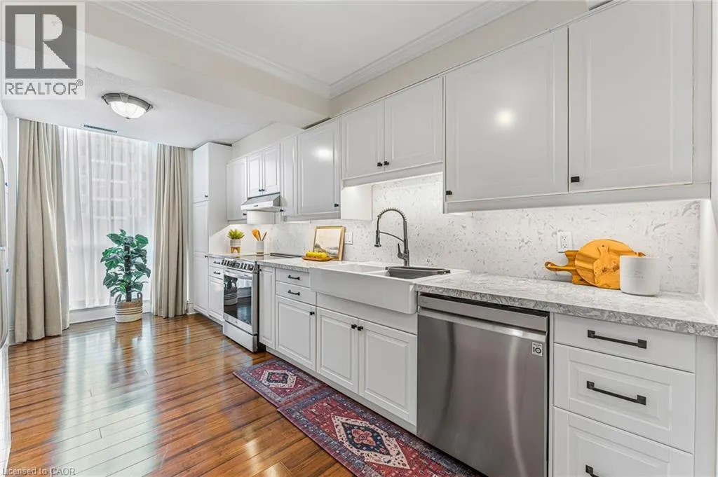 67 CAROLINE Street S Unit# 102, #102