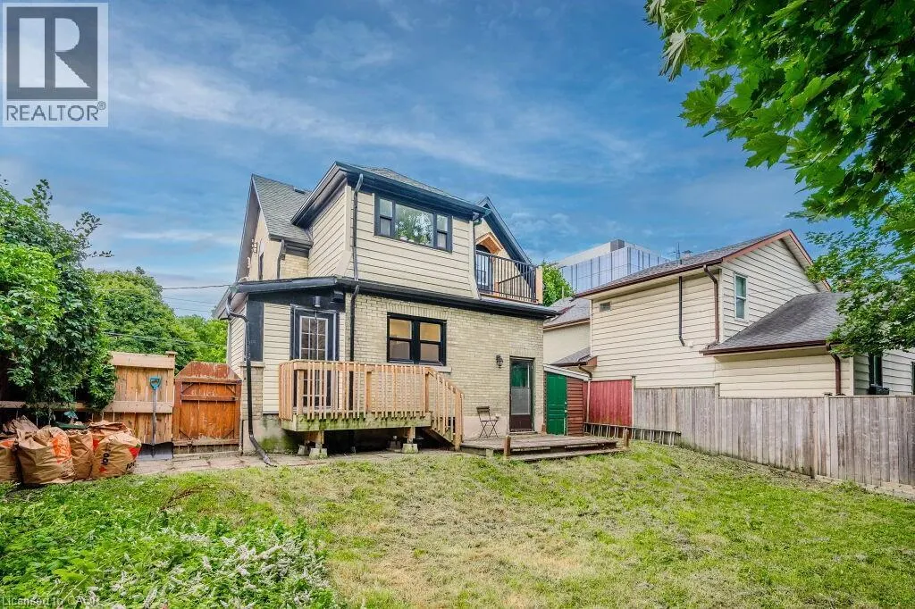 76 WELLINGTON Street N Unit# A, #A