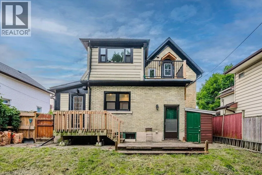 76 WELLINGTON Street N Unit# A, #A