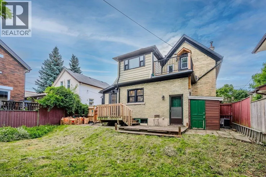 76 WELLINGTON Street N Unit# A, #A