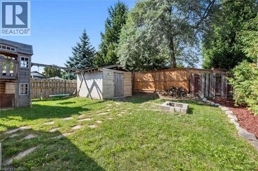 10 BROKEN OAK Crescent