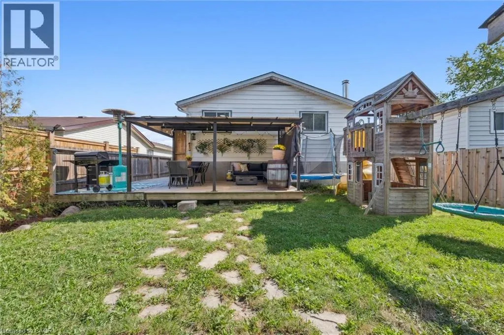 10 BROKEN OAK Crescent