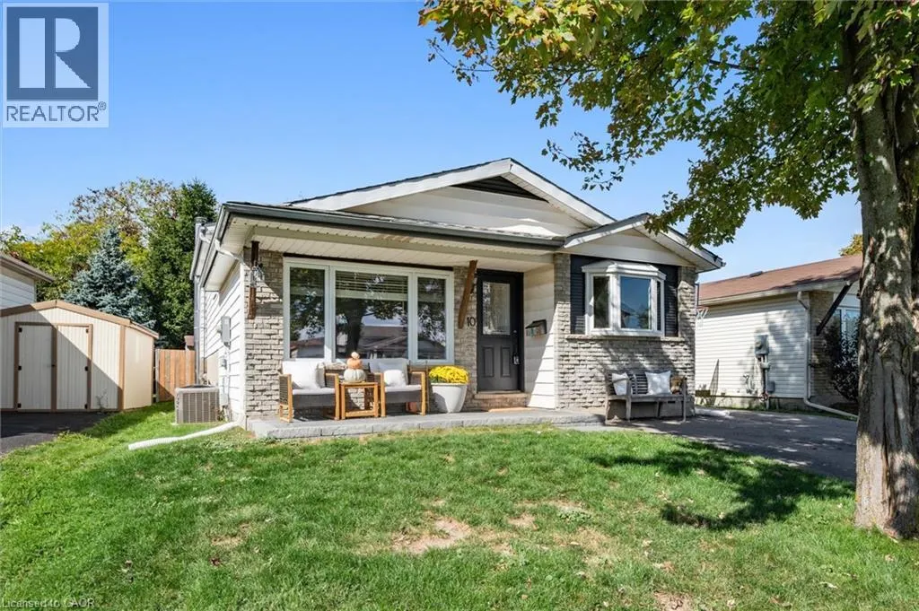 10 BROKEN OAK Crescent