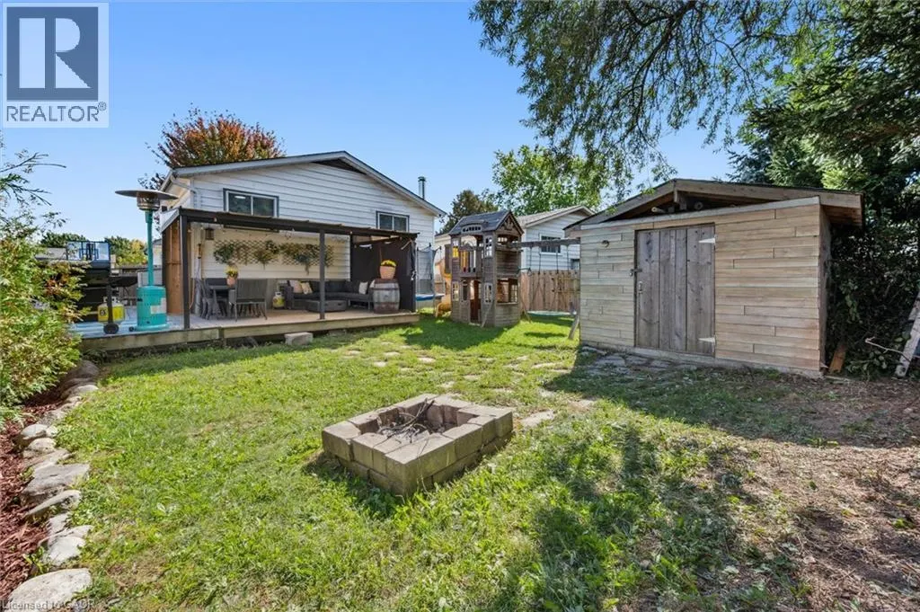 10 BROKEN OAK Crescent