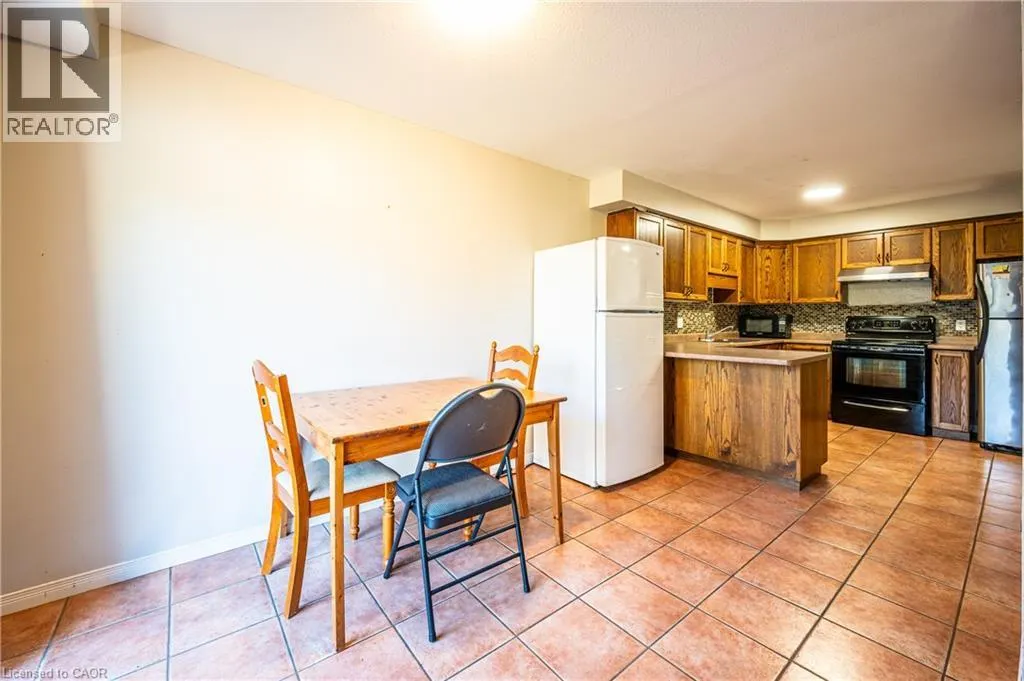 646 BASSWOOD Street Unit# A, #A