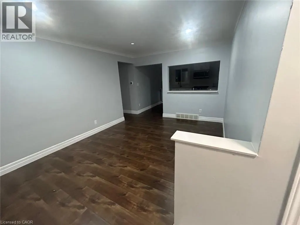 100 LAURIS Avenue