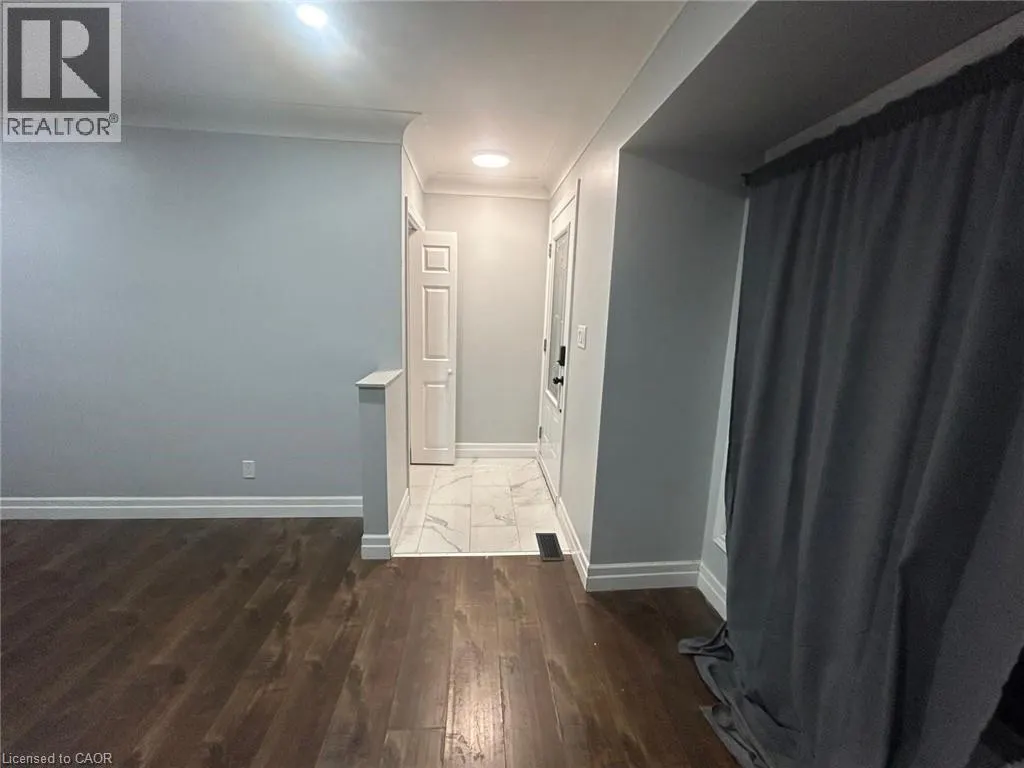 100 LAURIS Avenue
