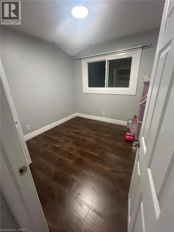 100 LAURIS Avenue