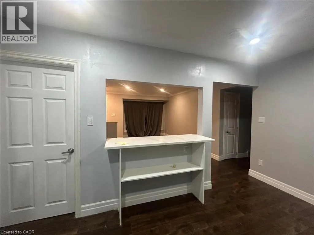 100 LAURIS Avenue