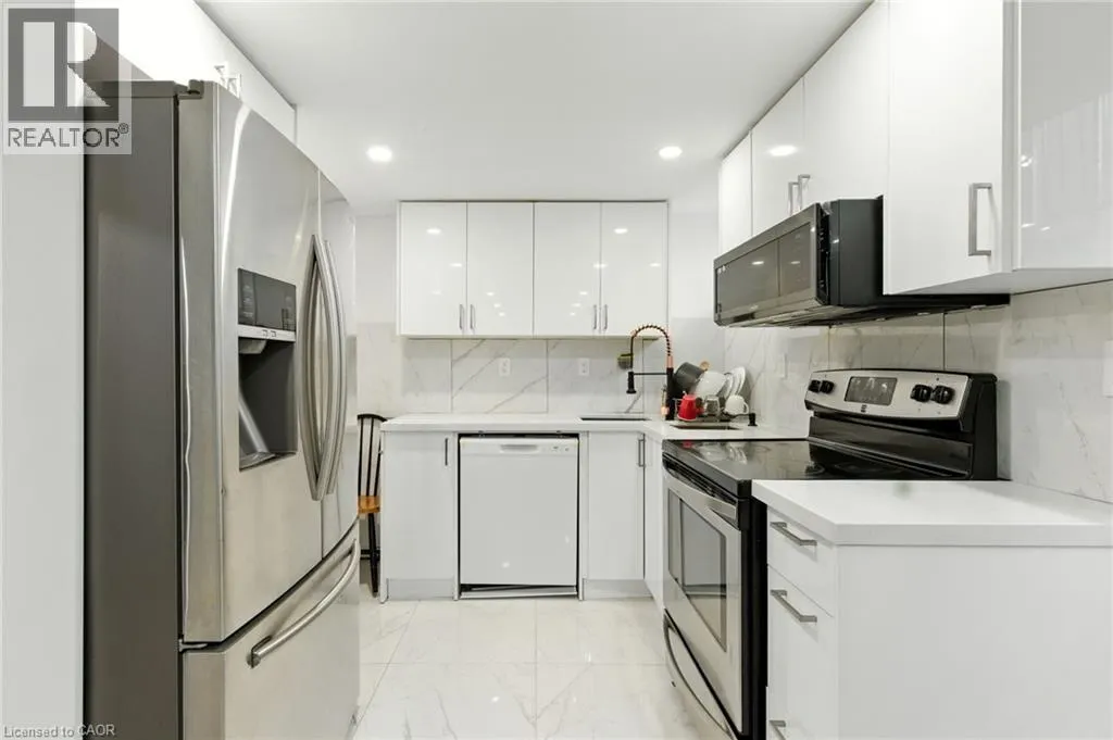 200 WOODHAVEN Place Unit# Lower, #Lower