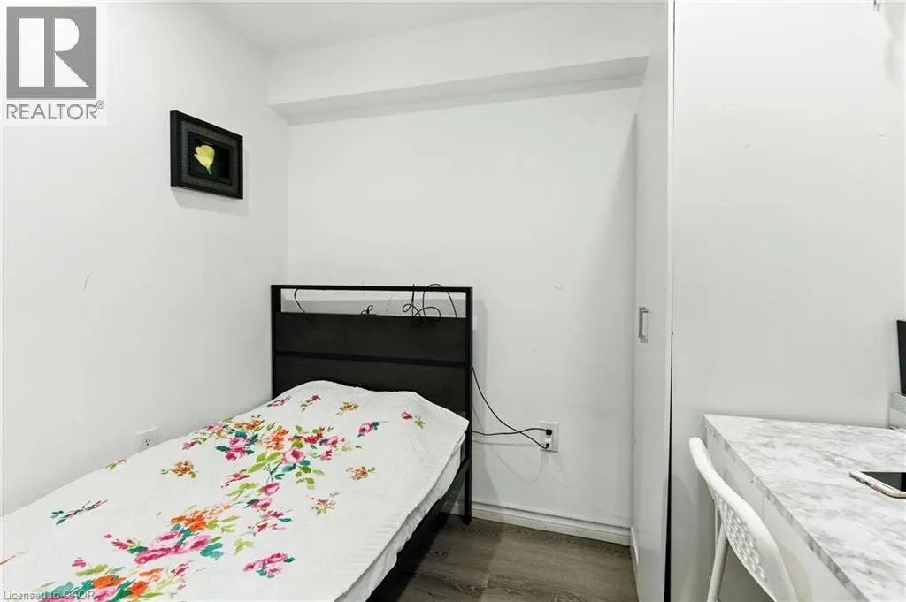 200 WOODHAVEN Place Unit# Lower, #Lower