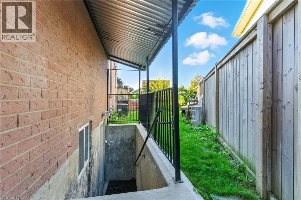 200 WOODHAVEN Place Unit# Lower, #Lower