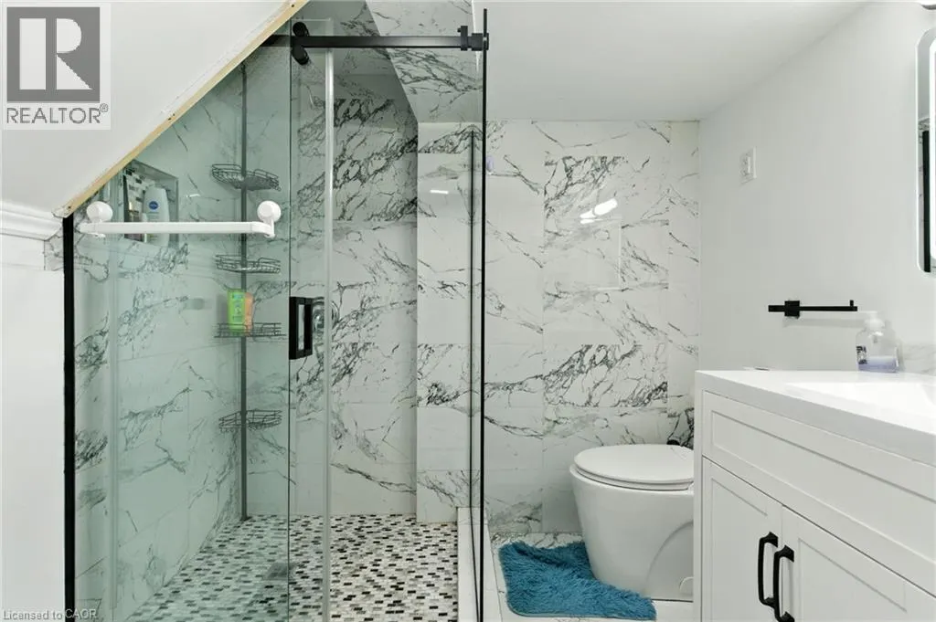 200 WOODHAVEN Place Unit# Lower, #Lower