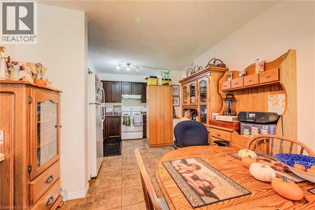 260 WESTMEADOW Drive