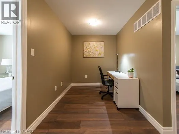 122 COURTLAND Avenue Unit# 4, #4
